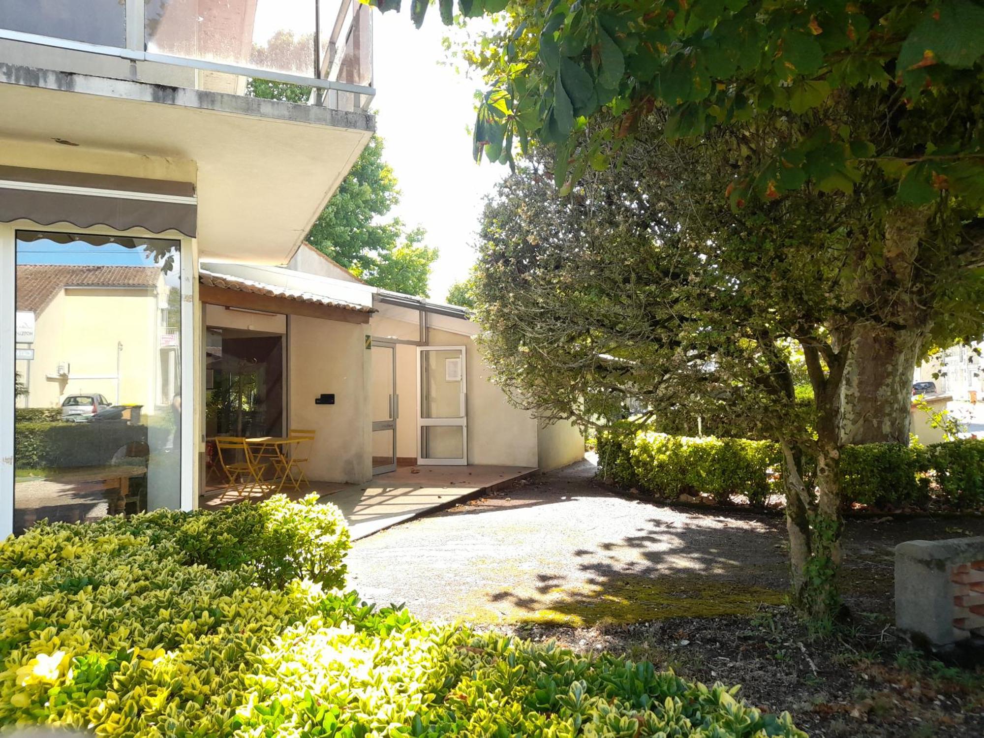 Hotel Platanes - Kb Hotel Group Etauliers Exterior photo